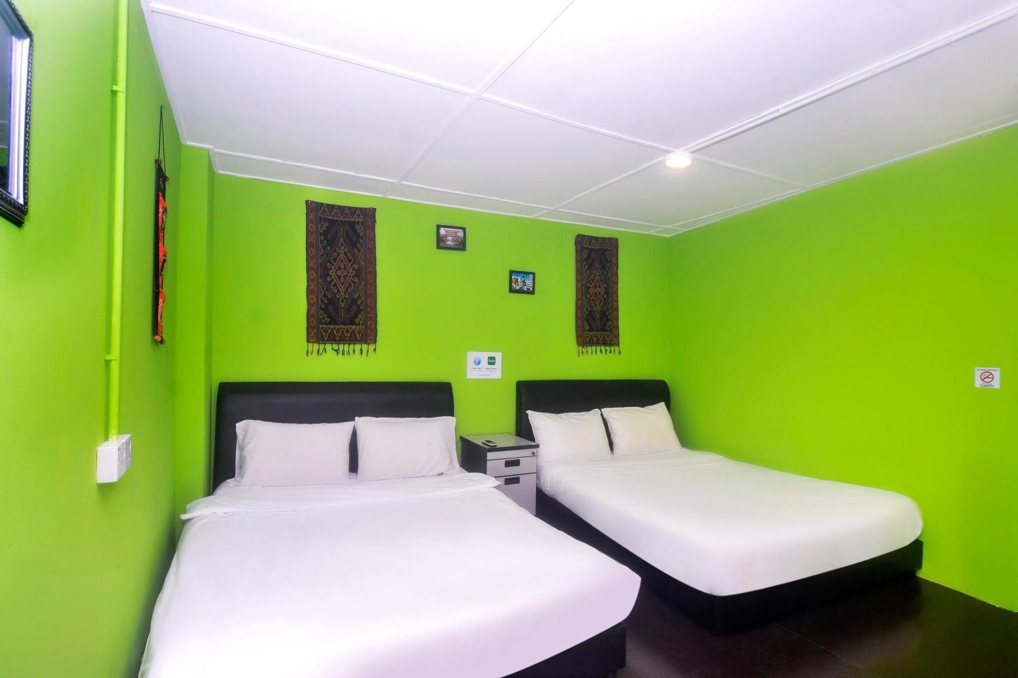 Spot On 89929 Tropical Lodge Kuching Exterior photo