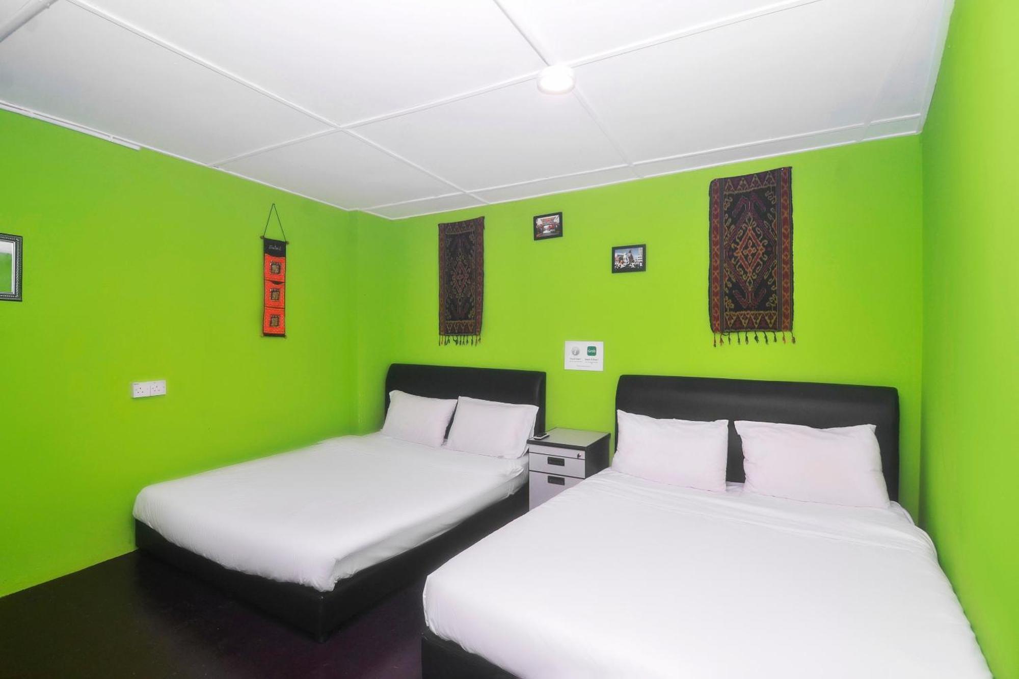 Spot On 89929 Tropical Lodge Kuching Exterior photo