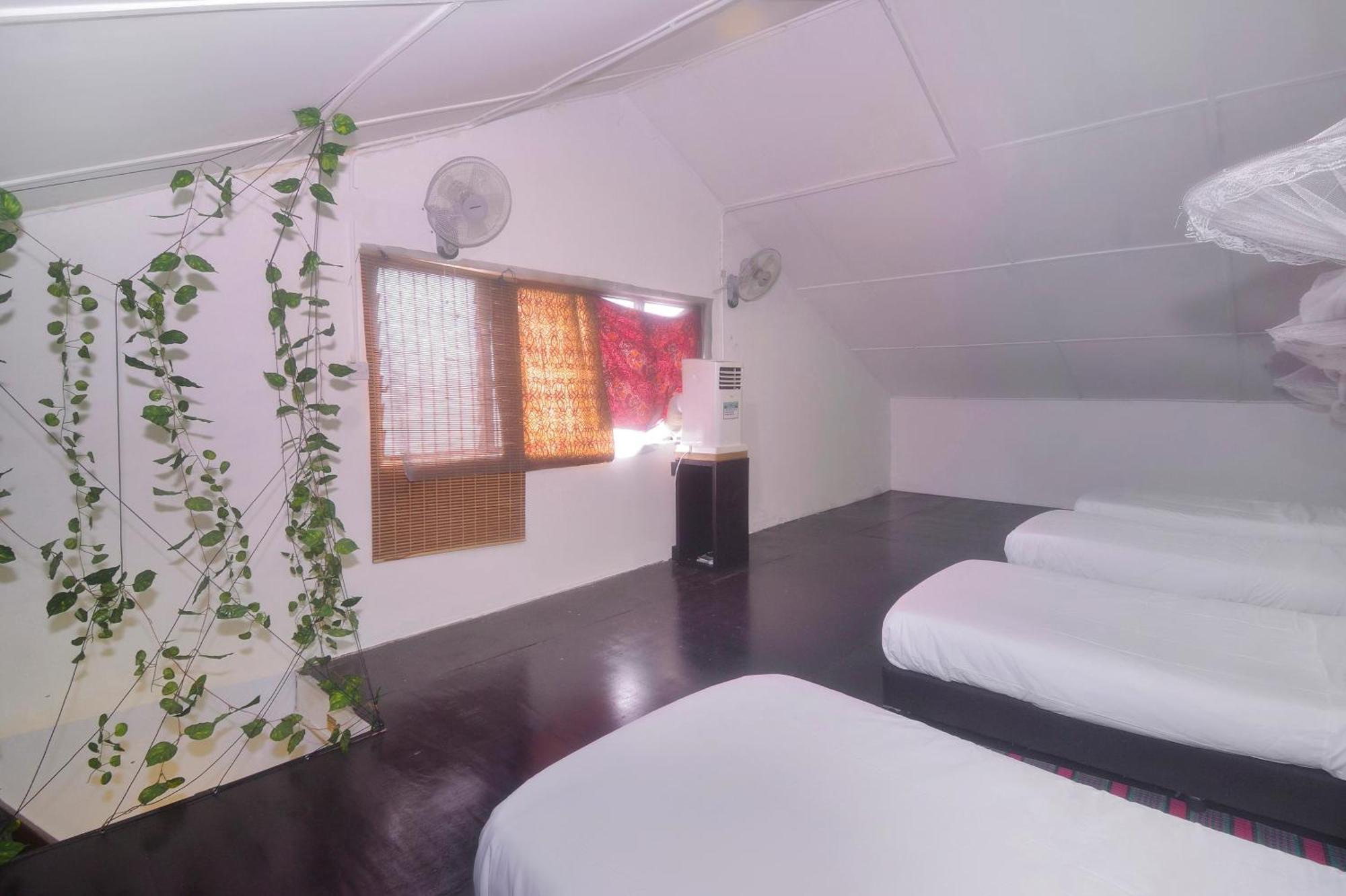 Spot On 89929 Tropical Lodge Kuching Exterior photo